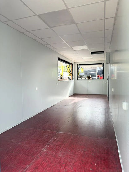 Contenedor de 20′ – Espacio Multiuso para Comercio